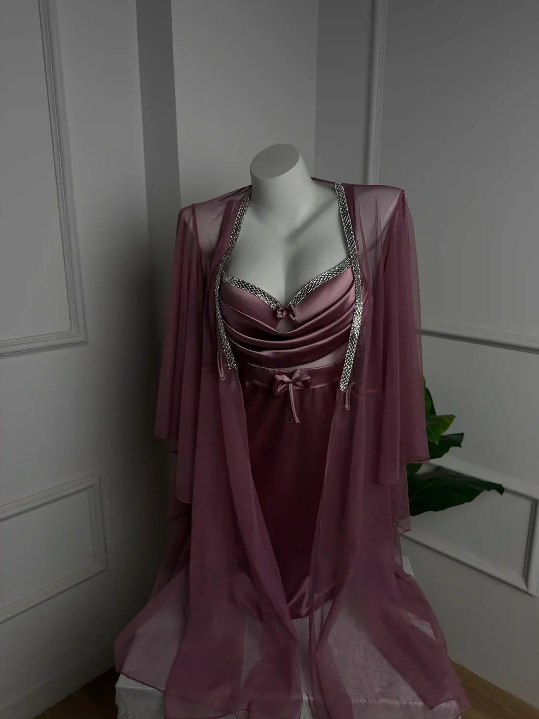 A shiny robe and shirt set ♥️